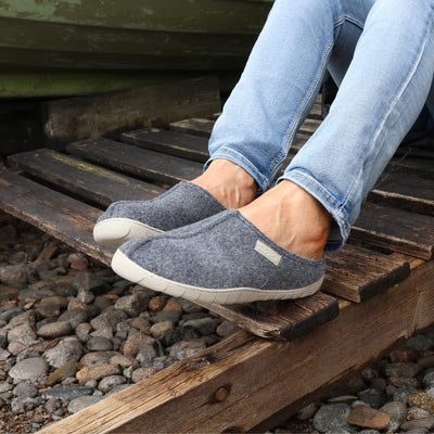 Vaistoa Toive paljasjalkakengät huopa tossut tohvelit harmaa käyttökuva ulkona