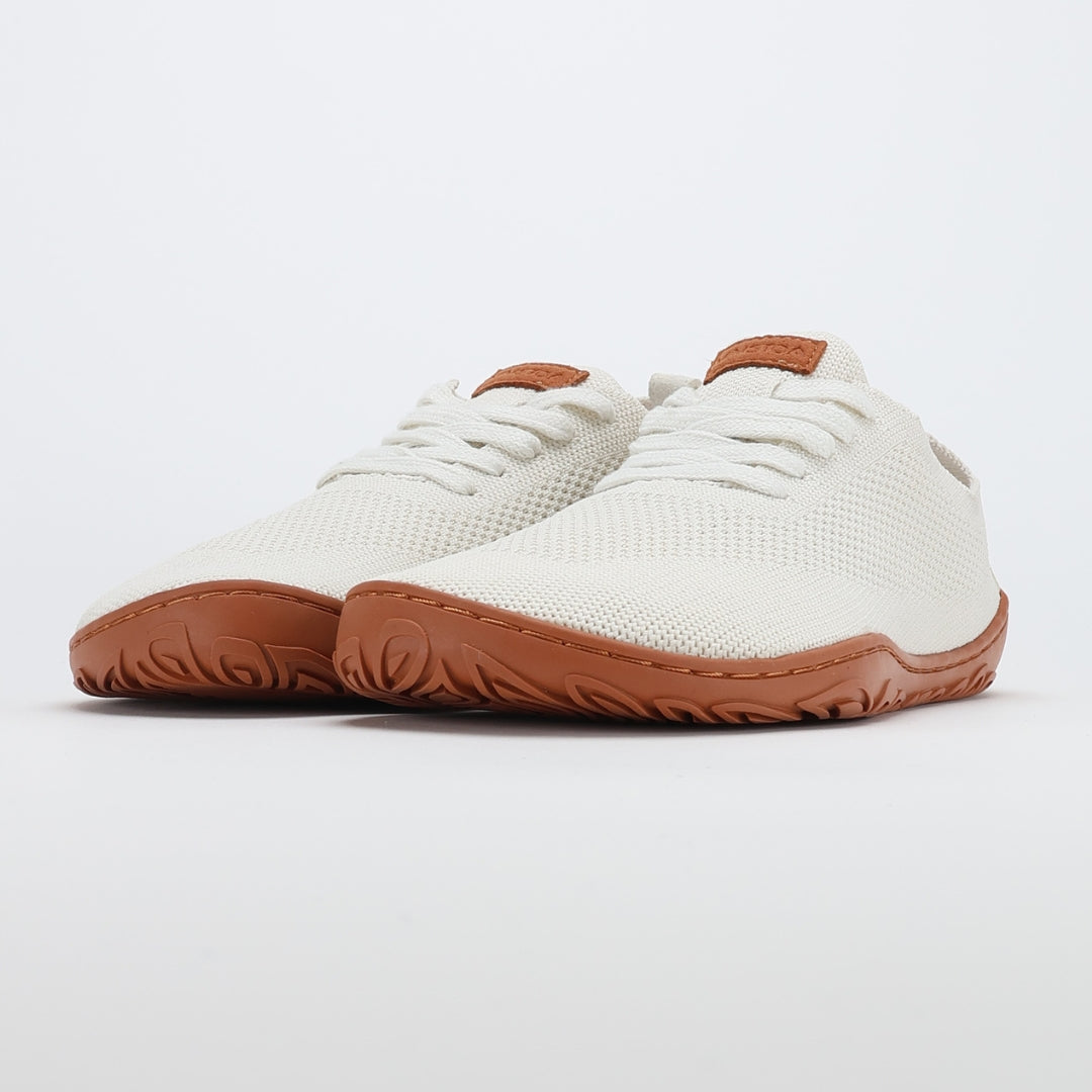 vaistoa iloa paljasjalkakengat kangastennarit luonnonvalkoinen terracottalla pohjalla etuviisto kenkapari