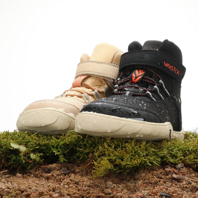 vaistoa kaste vedenpitavat lasten paljasjalkakengat musta sammal hiekka