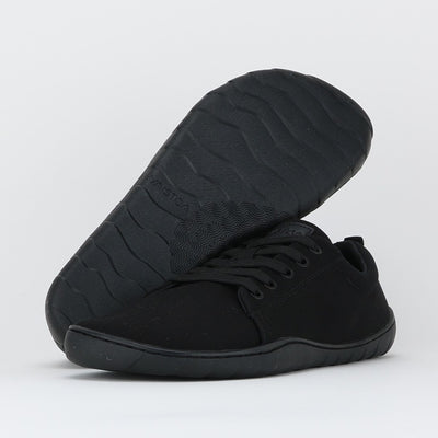 vaistoa rento 2 paljasjalkakengat matalavartiset kangastennarit musta design from finland