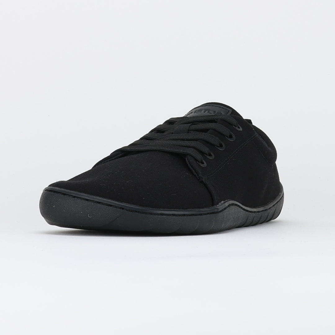 vaistoa rento 2 paljasjalkakengat matalavartiset kangastennarit musta etuviisto yksi kenka