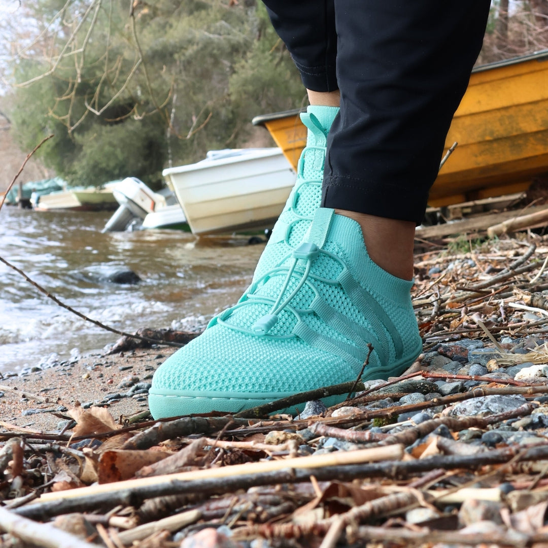 vaistoa riemu aikuisten slip on paljasjalkakengat minttu kevat kayttokuva rannalla